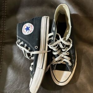 Women’s 8.5 High top converse!